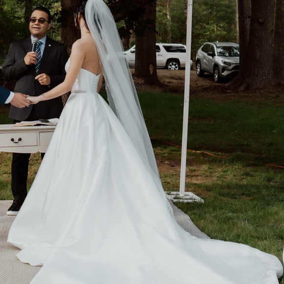 Elegant Satin Ball Gown Wedding dress - strapless, timeless design. - Picture 3 of 4